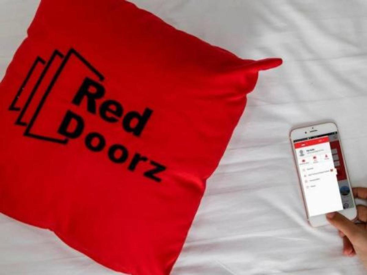 Hotel Reddoorz Syariah @ Puri Kalijaga Street Cirebon Exterior foto